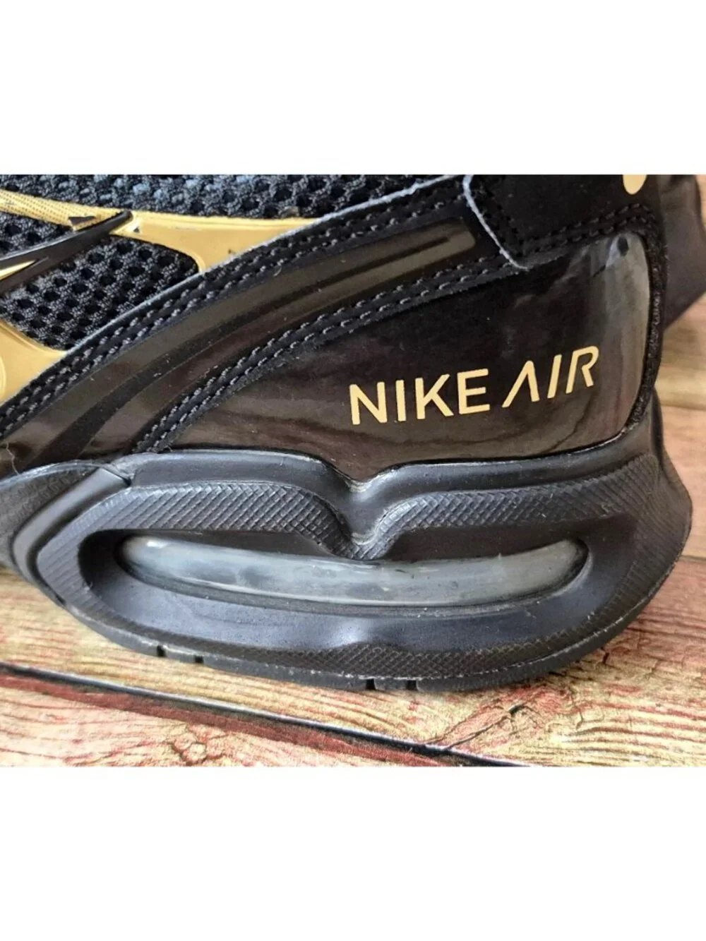 Nike Air Max Torch 4 Mens Size 11.5 Black Metallic Gold Running Shoe CN2159-002